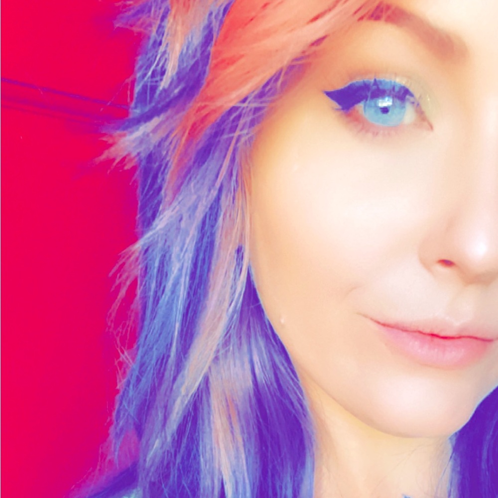 Meet your Posher, Laura